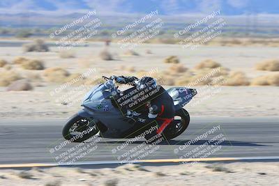 media/Jan-10-2025-CVMA Friday Practice (Fri) [[489e0da257]]/Group 4 and Trackday/Session 2 (Turn 4 Inside)/